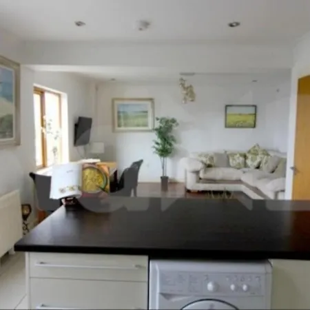 Beautiful 3-Bed Apartment In Furbo Barna Area *